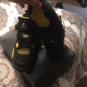 9.5 retro Jordan 4